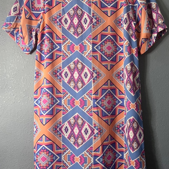 Everly Summer‎ Aztec Print Dress Women’s Size Small Light Flowy Keyhole Short - Picture 6 of 6